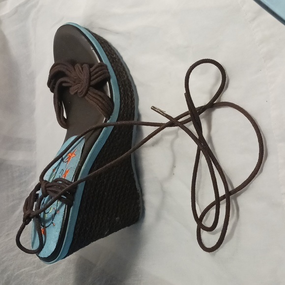 EXCHANGE by Charles David Blue/Brown Wedges 4" wrap up/around ankle tie size 6.5 - Picture 5 of 9